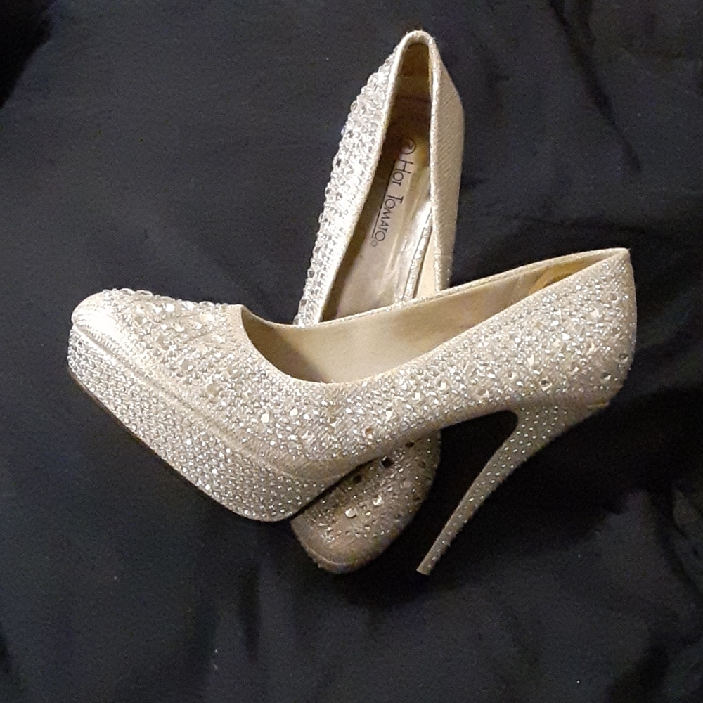Shoes - Picture 3 of 4